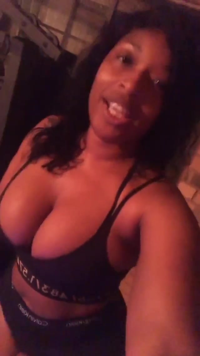 Young ebony rapper ig cleavage show 11